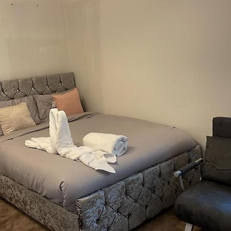 Alder En-Suites Self-Catering With Private Shower 1 Саутхамптън Екстериор снимка