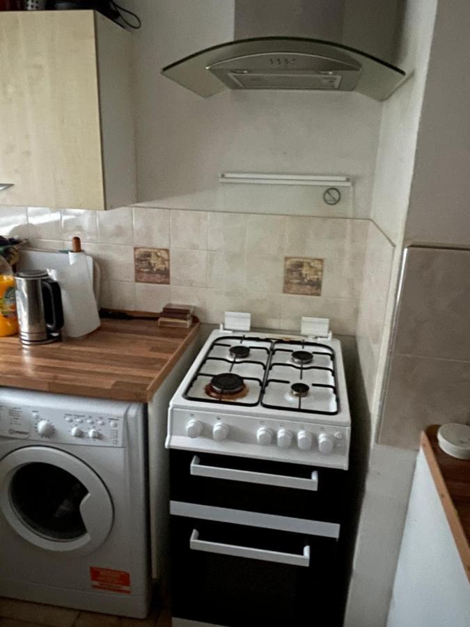 Alder En-Suites Self-Catering With Private Shower 1 Саутхамптън Екстериор снимка