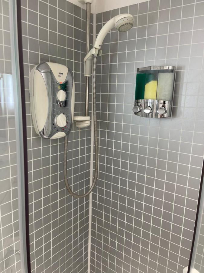 Alder En-Suites Self-Catering With Private Shower 1 Саутхамптън Екстериор снимка