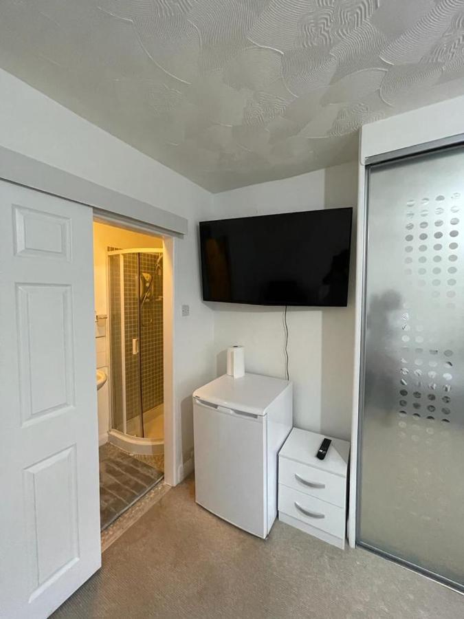Alder En-Suites Self-Catering With Private Shower 1 Саутхамптън Екстериор снимка